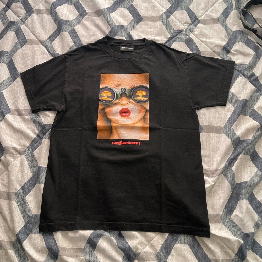 The hundreds, Size: M